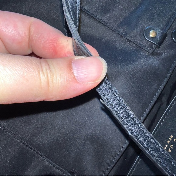 Marc Jacobs Black Nylon Crossbody Bag Purse Zipper Closure Gold Tone Hardware - Picture 12 of 12